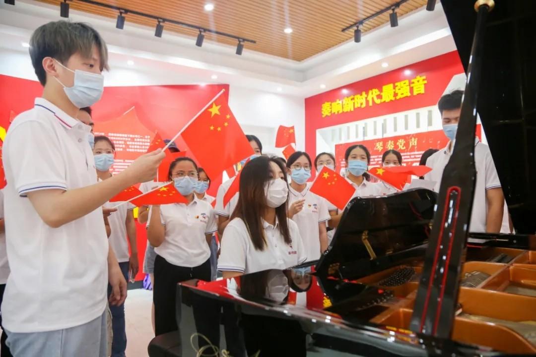 2025最新網(wǎng)絡(luò)紅歌，學習變化，自信成就未來，唱響勵志之歌的時代旋律